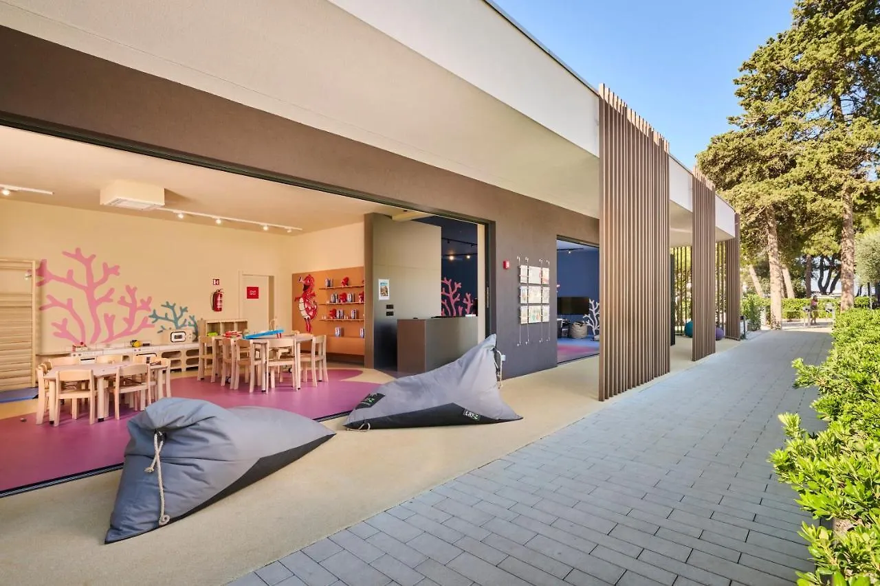 Garden Suites Umag Plava Laguna 4*,