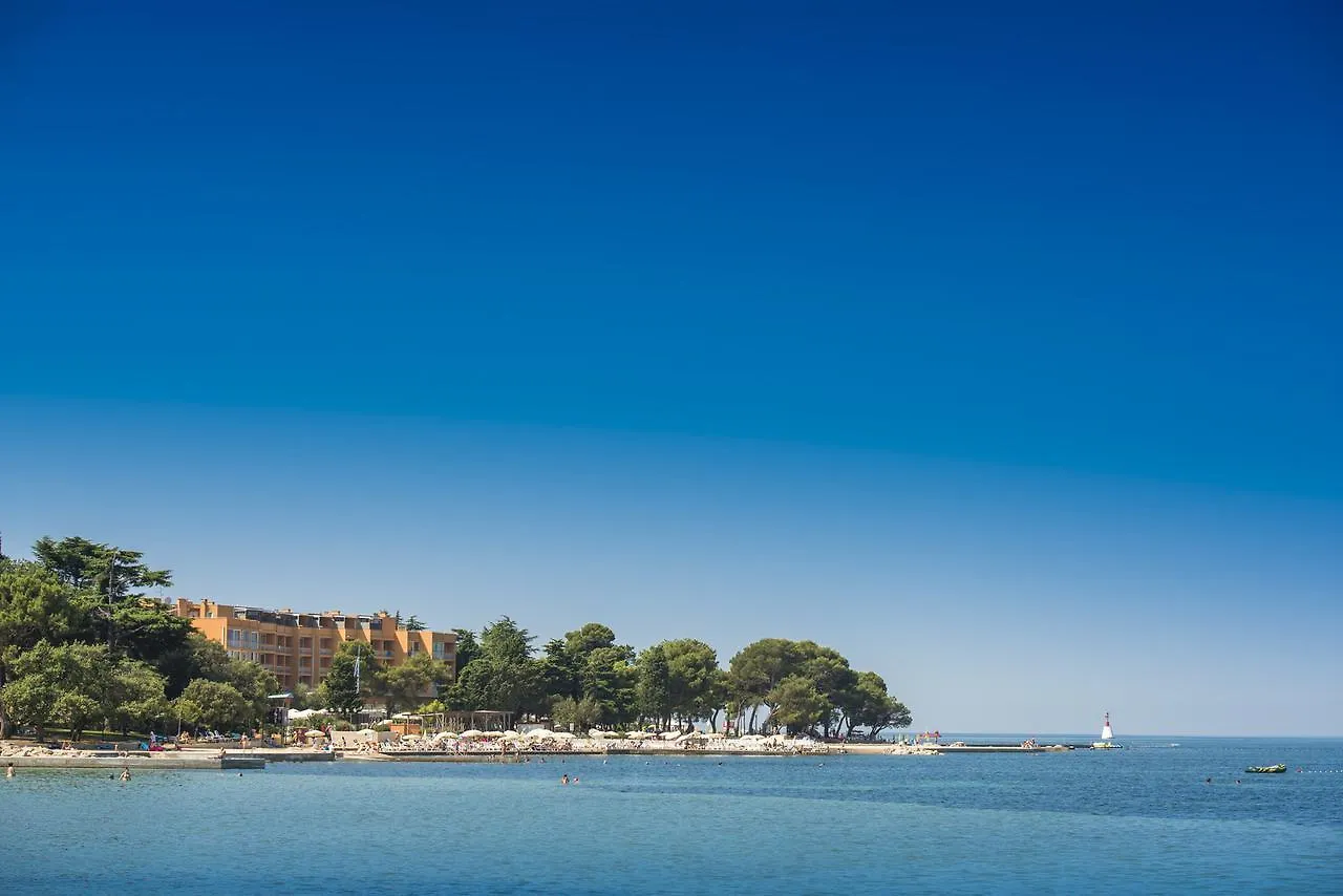 Garden Suites Umag Plava Laguna 4*,